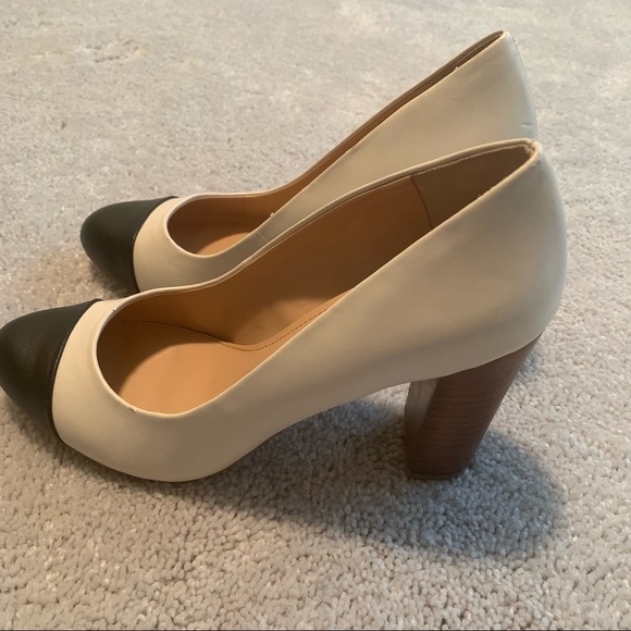 Banana Republic heels - Picture 2 of 7